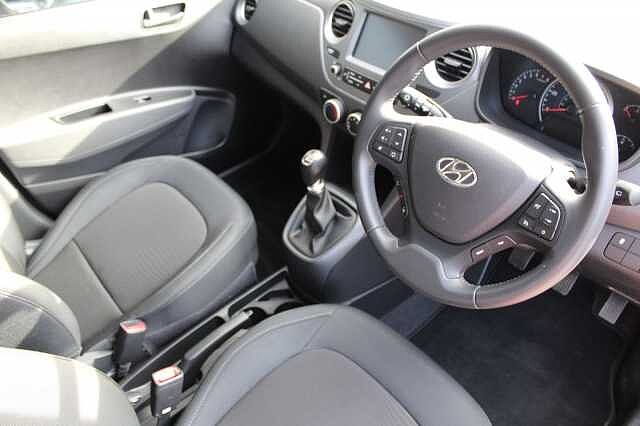Hyundai i10 Play 1.0 MPI