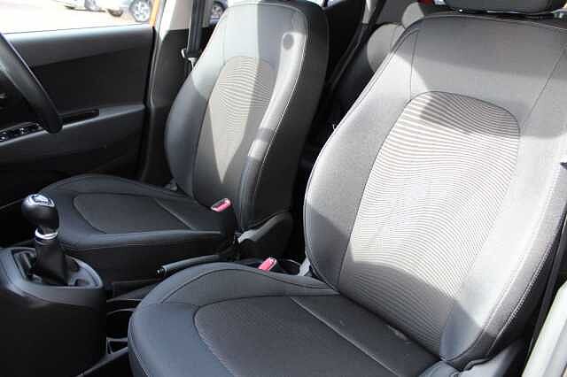 Hyundai i10 Play 1.0 MPI