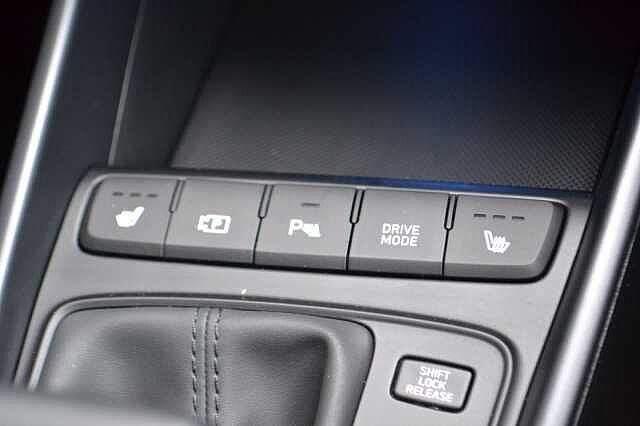 Hyundai i20 Premium 1.0 T-GDI 100PS DCT Automatic