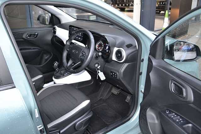 Hyundai i10 Premium 1.0 AMT