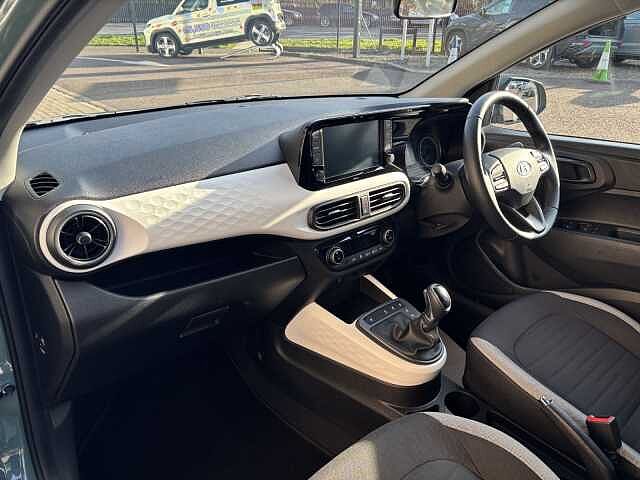 Hyundai i10 Premium 1.0 AMT