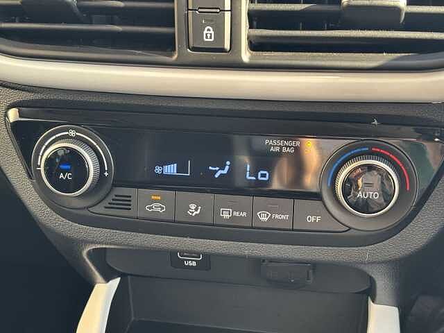 Hyundai i10 Premium 1.0 AMT