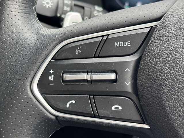 Hyundai SANTA FE Ultimate 1.6 T-GDI 230PS HEV 4WD Creamy White Pearlescent