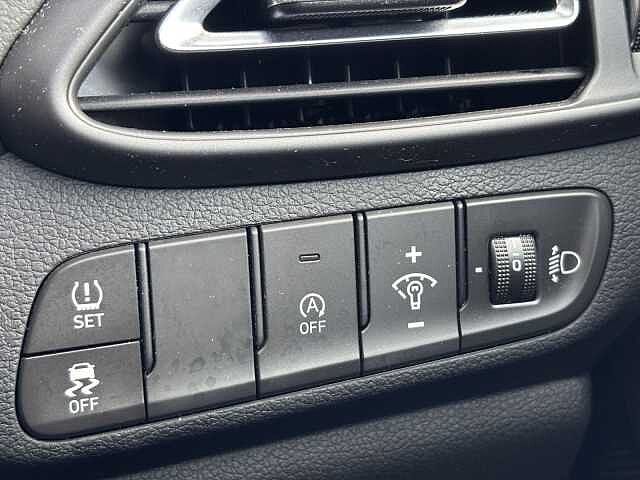 Hyundai I30 SE Connect 1.0 T-GDI 120PS MHEV Phantom Black